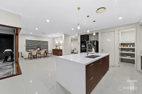 Property photo of 3 Westbury Place Carindale QLD 4152