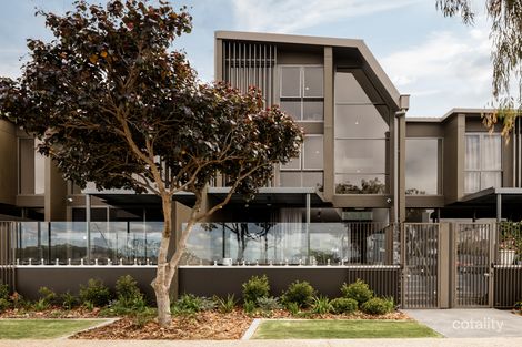 Property photo of 58 Parkside Circuit Hamilton QLD 4007