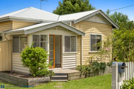 1 Parkinson St, South Toowoomba, QLD 4350