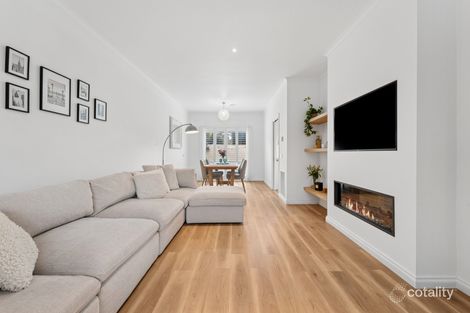 Property photo of 11 Marinique Drive Aspendale Gardens VIC 3195