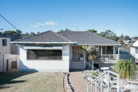 Property photo of 18 Willoughby Street Charlestown NSW 2290