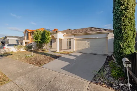 Property photo of 17 Hayfield Road Roxburgh Park VIC 3064