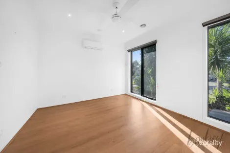 Property photo of 30 Albion Crescent Mickleham VIC 3064