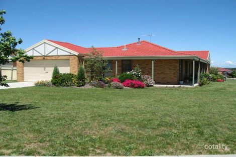 Property photo of 12 Landscape Close Gisborne VIC 3437