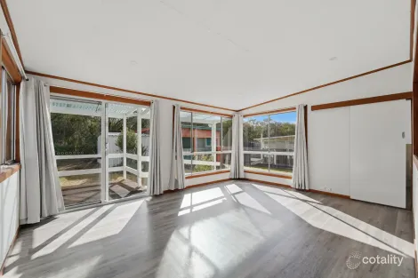 Property photo of 11 Duval Street Armidale NSW 2350