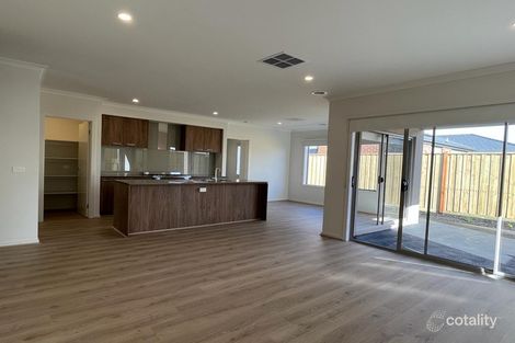 60 Spectrum Cres, Clyde North, VIC 3978