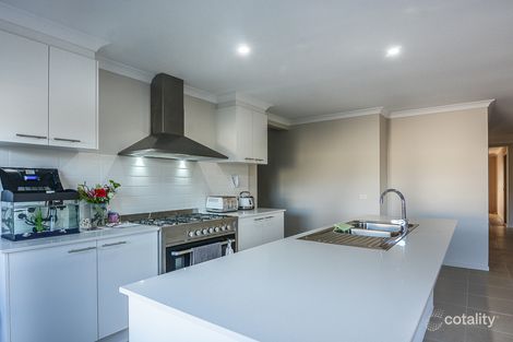 Property photo of 37 Bay Road Eagle Point VIC 3878