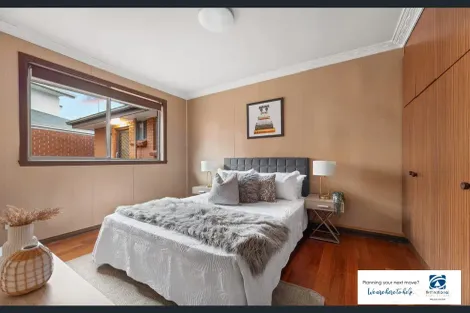 2/13 STRADBROKE DR, ST ALBANS, VIC 3021