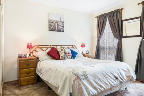 Property photo of 17 Harvey Circuit St Clair NSW 2759
