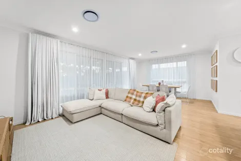 Property photo of 8 Alloway Close Pallara QLD 4110
