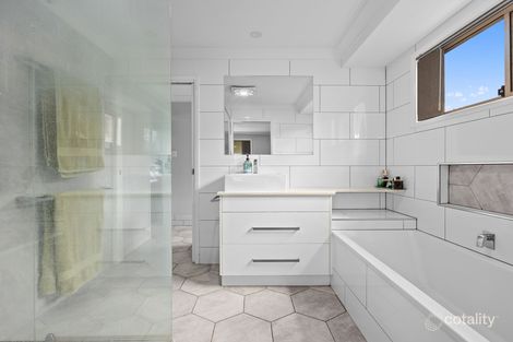 Property photo of 218 Wildey Street Flinders View QLD 4305