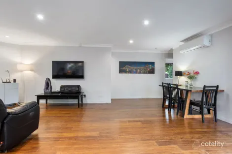 Property photo of 2 Pringle Place Forest Lake QLD 4078