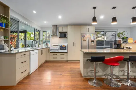 Property photo of 2 Pringle Place Forest Lake QLD 4078