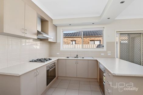 Property photo of 1/1 Poitrel Place Kurunjang VIC 3337