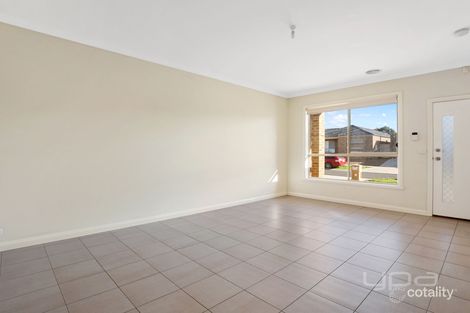 Property photo of 1/1 Poitrel Place Kurunjang VIC 3337