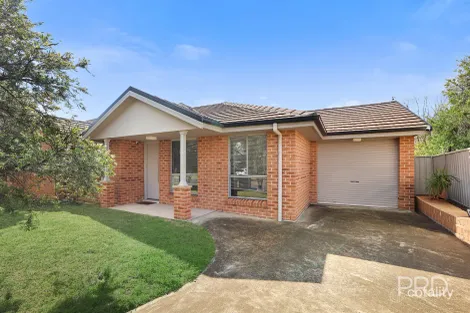 2/2 MINIMBAH CL, HILLVUE, NSW 2340