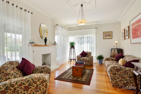Property photo of 24 Roslyn Street Strathmore VIC 3041