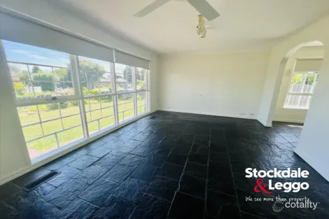 Property photo of 2 Winn Grove Lalor VIC 3075
