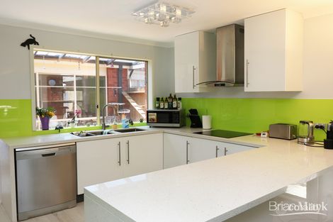 Property photo of 2 Fiona Court Werribee VIC 3030