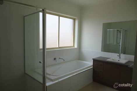 Property photo of 2/8 Marlo Drive Harkness VIC 3337