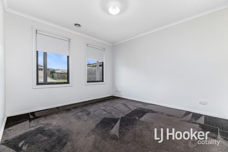 Property photo of 6 Janet Court Pakenham VIC 3810