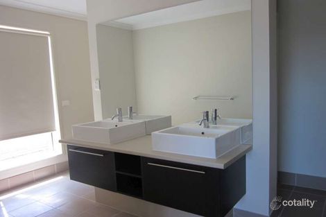 Property photo of 32 Gascoyne Way Truganina VIC 3029
