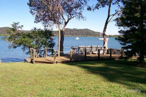 180 Canaipa Point Dr, Russell Island, QLD 4184