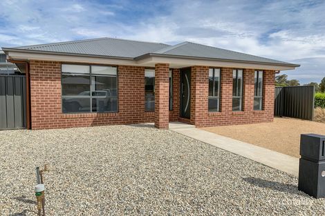 Property photo of 67A McLaren Boulevard Thurgoona NSW 2640