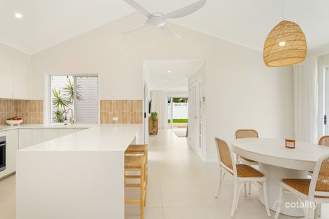 2/15 Janal Pl, Currumbin Waters, QLD 4223