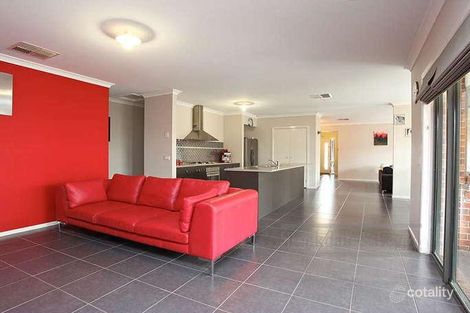 Property photo of 46 Papillon Parade Tarneit VIC 3029
