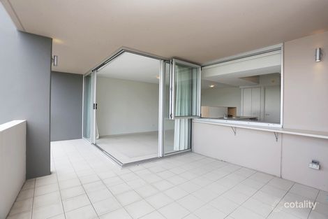Property photo of 15/147-153 Lambert Street Kangaroo Point QLD 4169
