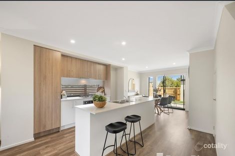 Property photo of 35 Oldbridge Boulevard Weir Views VIC 3338