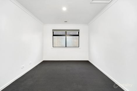 Property photo of 17 Trentbridge Road Tarneit VIC 3029