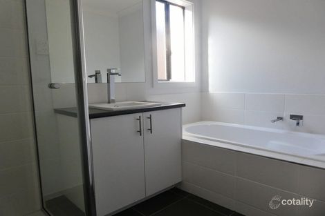 Property photo of 6 Aquatic Drive Cranbourne West VIC 3977