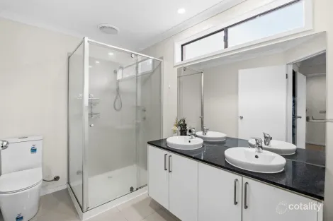 Property photo of 20 Blue Jay Crescent Tarneit VIC 3029
