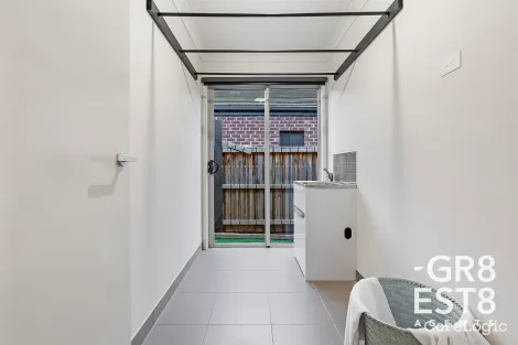 Property photo of 31 Ranfurlie Boulevard Cranbourne West VIC 3977