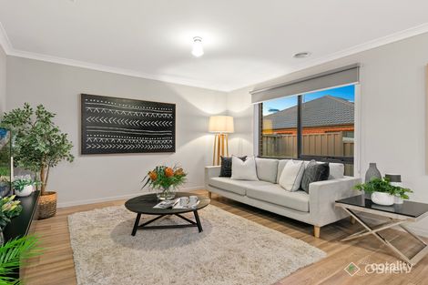 Property photo of 17 Mossey Crescent Cranbourne East VIC 3977