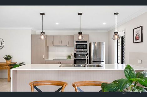Property photo of 5 Vincent Close Wynnum West QLD 4178