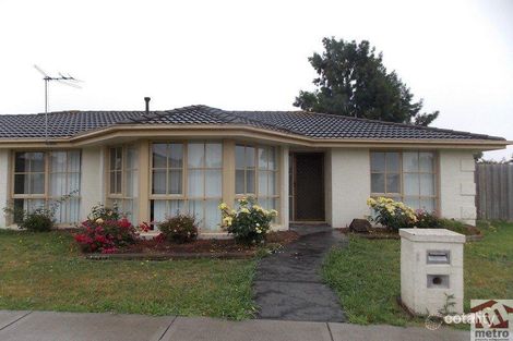 Property photo of 1 Joyce Street Cranbourne West VIC 3977