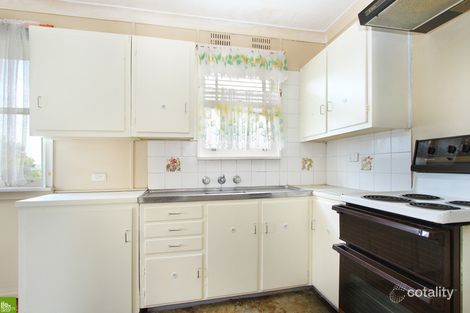 Property photo of 7 Beveles Avenue Unanderra NSW 2526