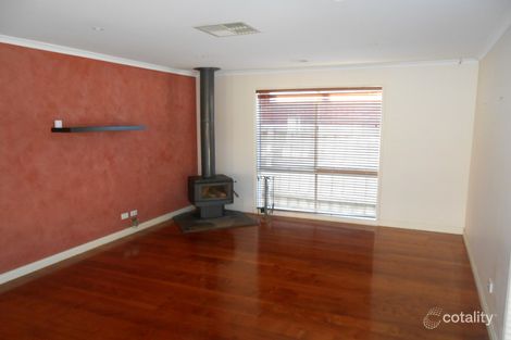 Property photo of 27 Cuthbert Drive Hillside VIC 3037