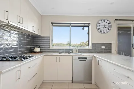 Property photo of 1 Ghost Gums Boulevarde Maryborough VIC 3465