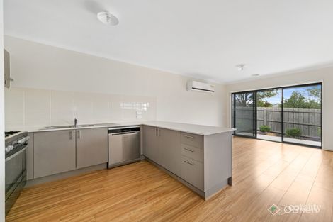 Property photo of 8 Auburn Close Pakenham VIC 3810