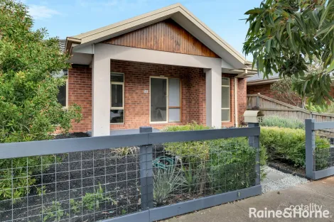 Property photo of 25 Eaglehawk Boulevard Eynesbury VIC 3338