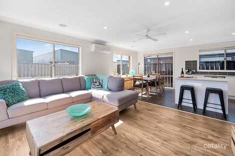 Property photo of 6 Naso Place Clyde North VIC 3978