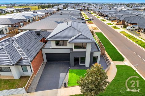 Property photo of 2 Patel Place Rockbank VIC 3335