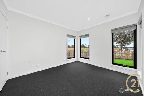 Property photo of 2 Patel Place Rockbank VIC 3335