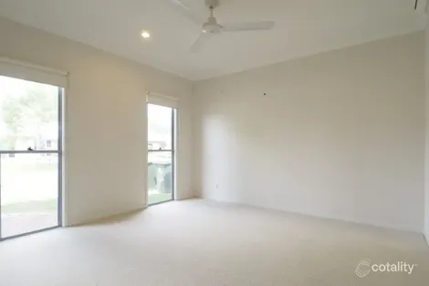 Property photo of 8 Icefire Quay Trinity Park QLD 4879