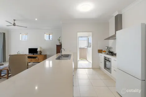 Property photo of 7 Suffolk Parade Pottsville NSW 2489