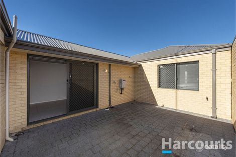 Property photo of 17 Tamarind Lane Halls Head WA 6210
